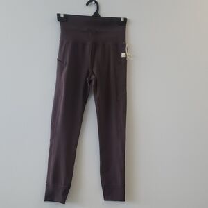 Vuori Daily Pocket Legging Sangria